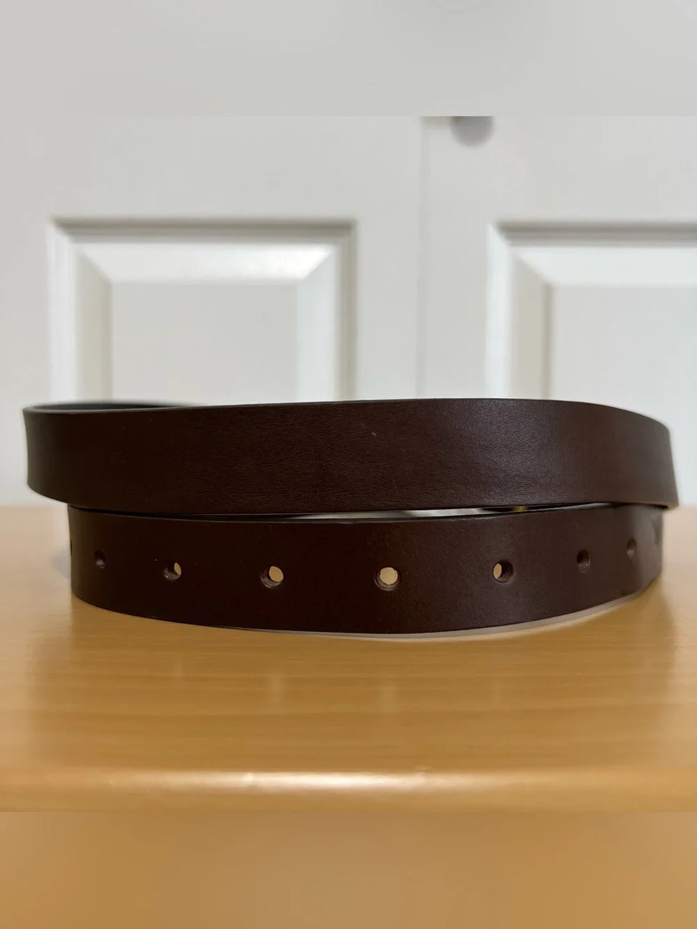 Levi’s Dark Brown Full Grain Leather Belt Brass Buckle Embossed Logo Sz 44 Italy